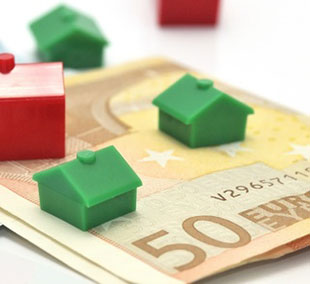 Focus sulle compravendite di negozi, uffici e capannoni nel 2013. Segnali di ripresa per i leasing immobiliari.