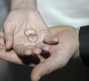 Cassazione: nullità del matrimonio concordatario se uno dei coniugi, ateo, non credeva nel rito religioso